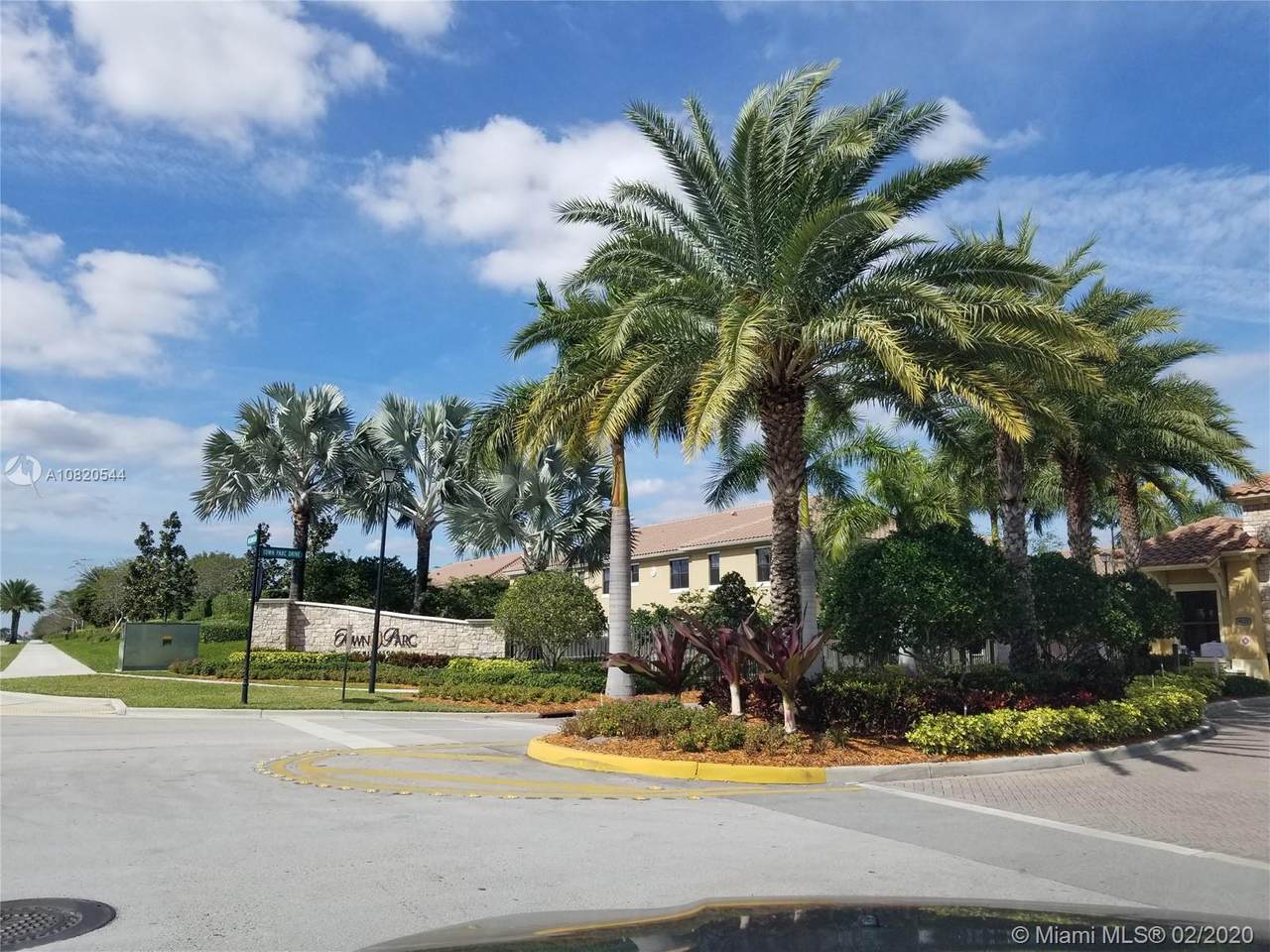 9577 Town Parc Cir S - Photo 1