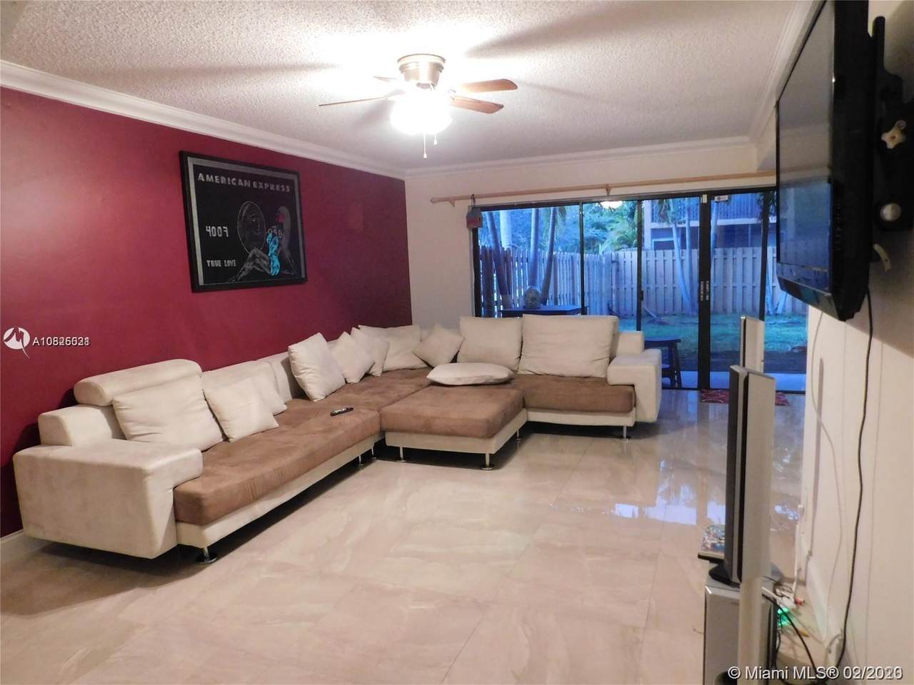 8043 28th Ct - Photo 1