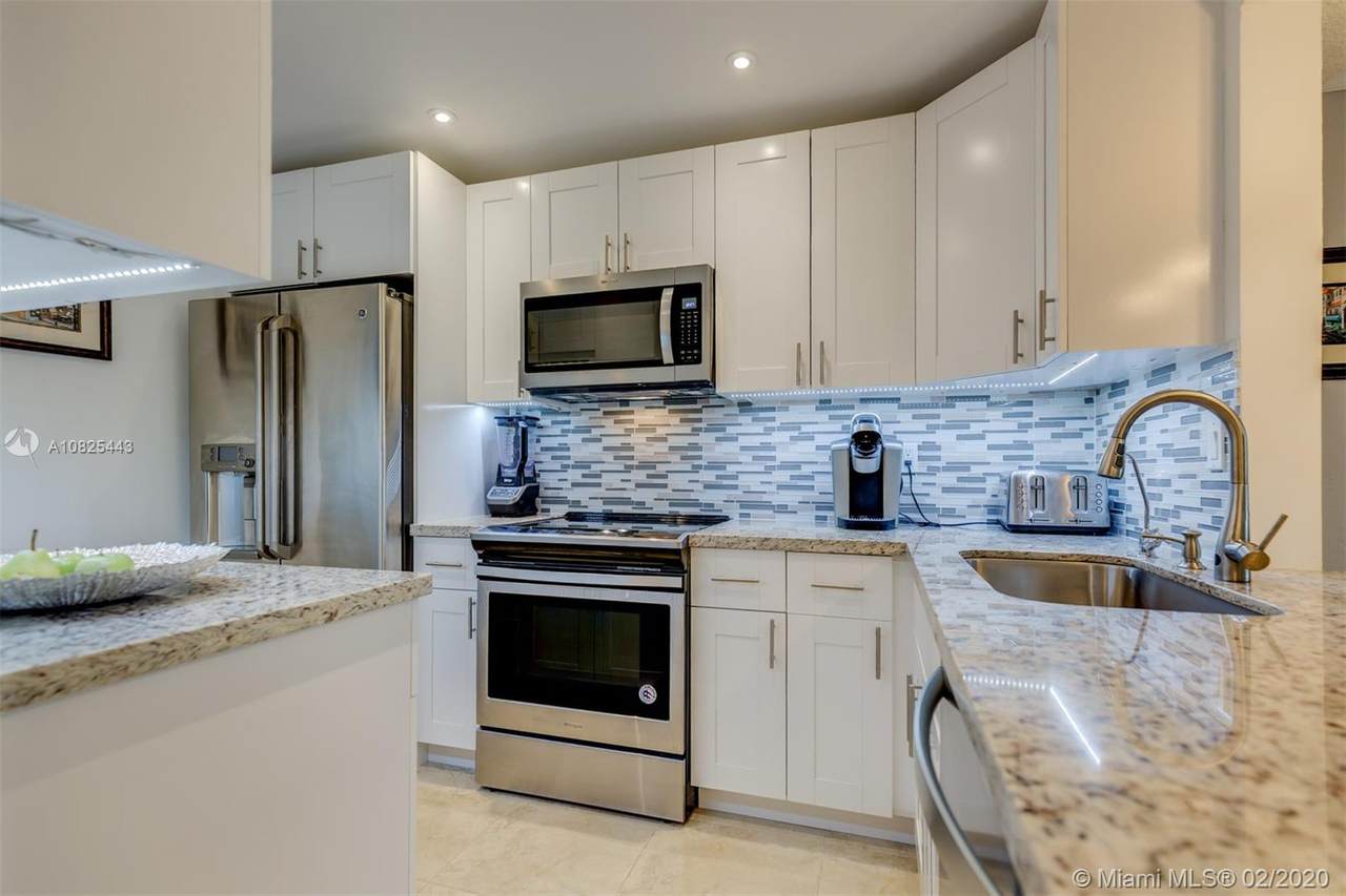 700 14th Ave - Photo 1