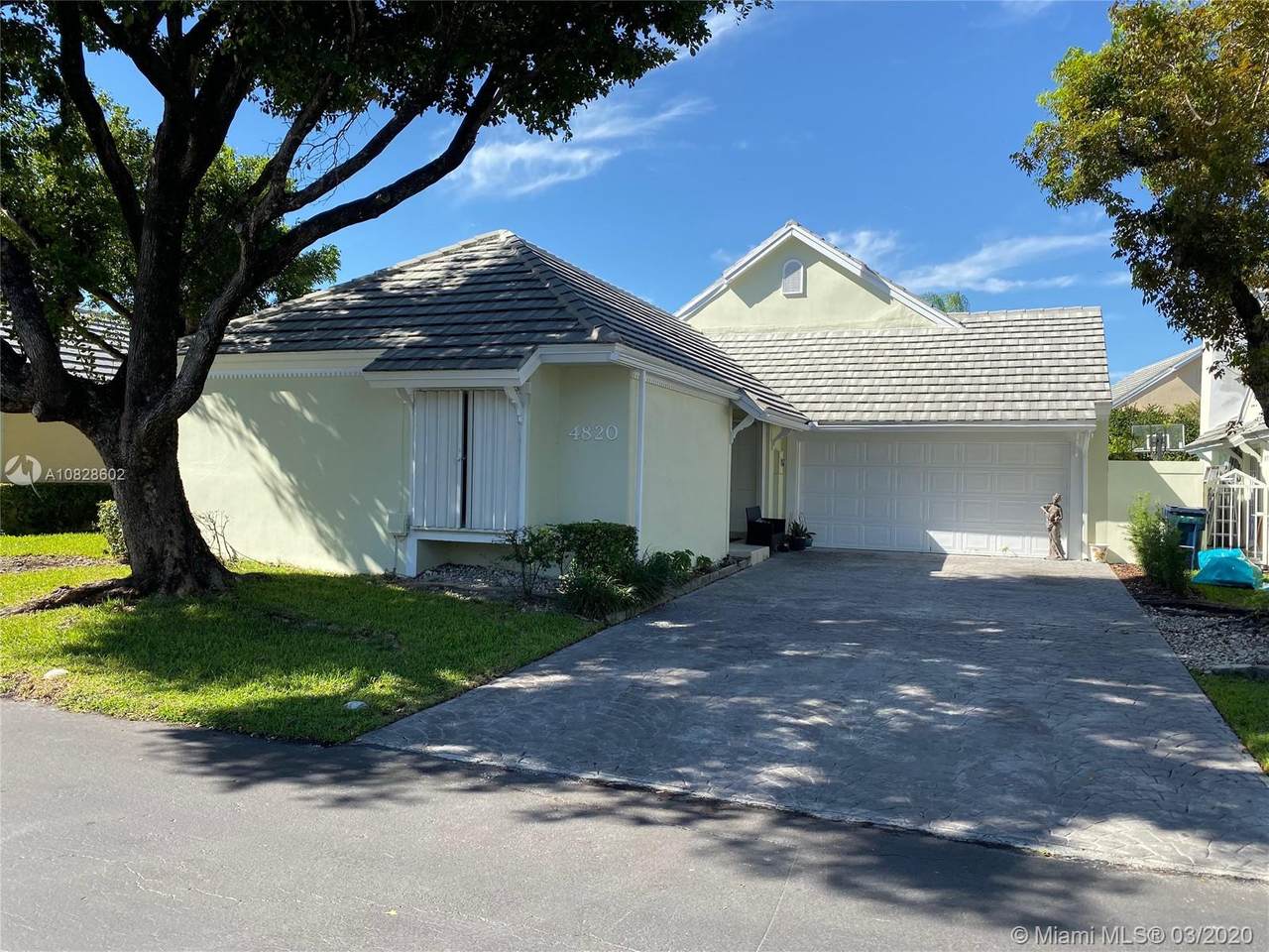 4820 98th Pl - Photo 1