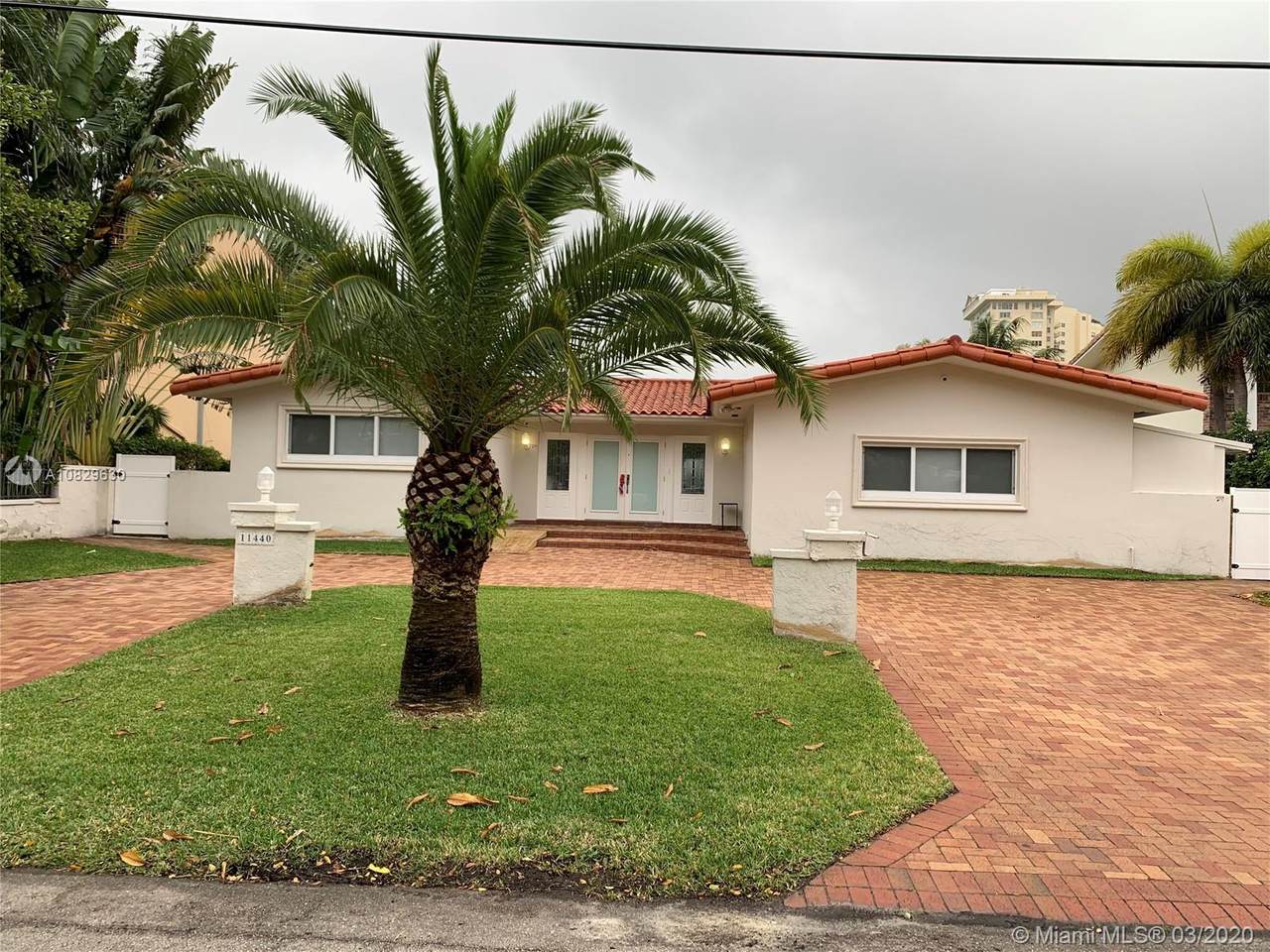 11440 Bayshore Dr - Photo 1