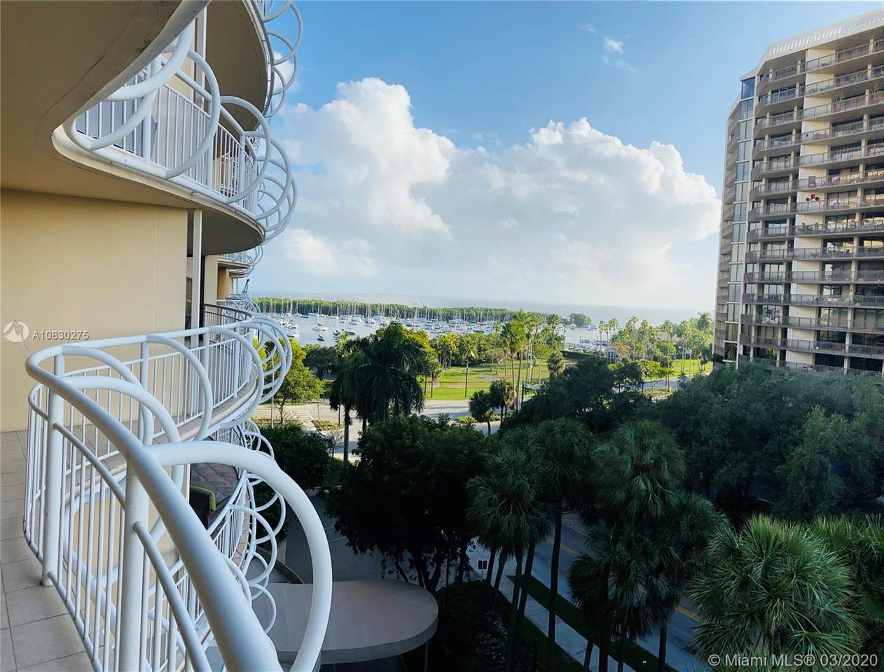 2843 Bayshore Dr - Photo 1