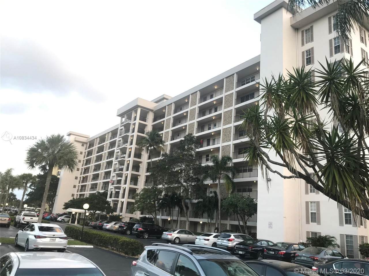 3200 Palm-Aire Drive - Photo 1