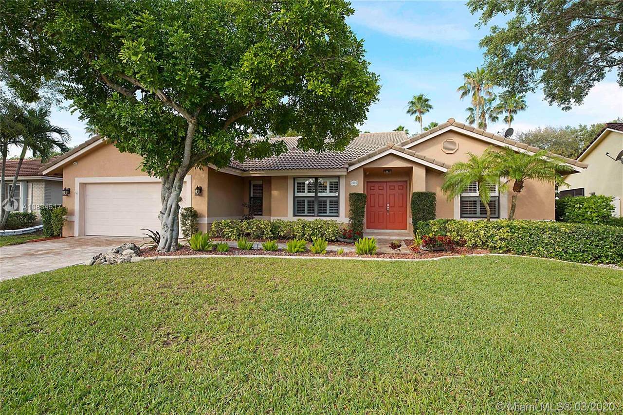 4972 105th Dr - Photo 1