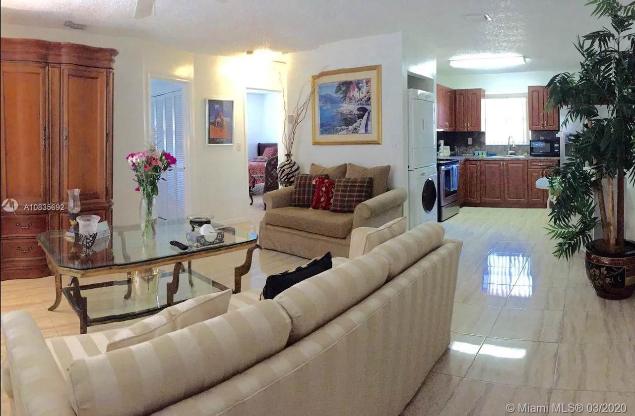 2306 Liberty St - Photo 1