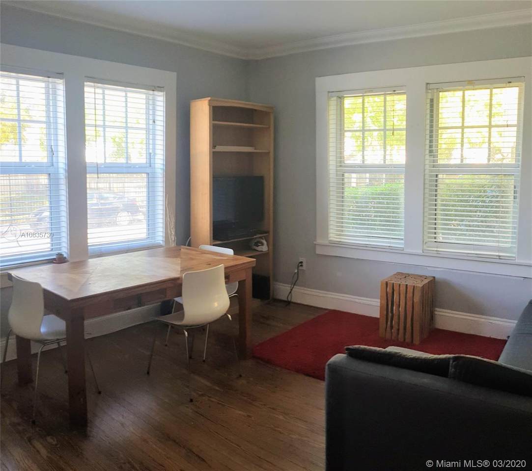 536 14th St - Photo 1
