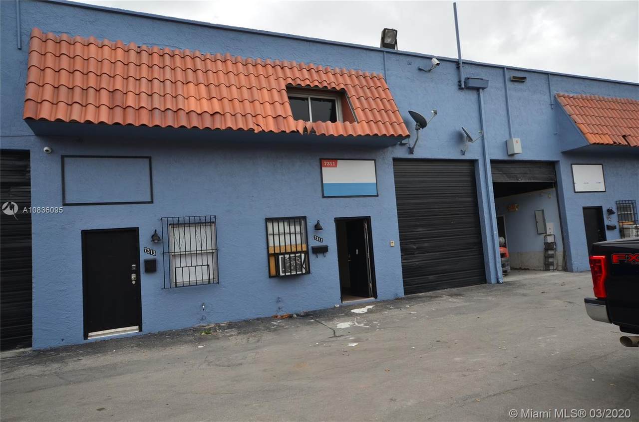 7311 61 St - Photo 1