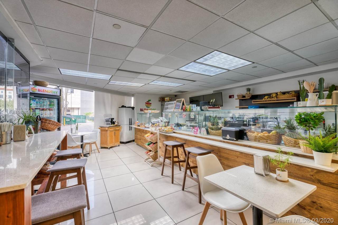 Healthy Food Restaur Cafe & Juice Bar For Sale - Photo 1