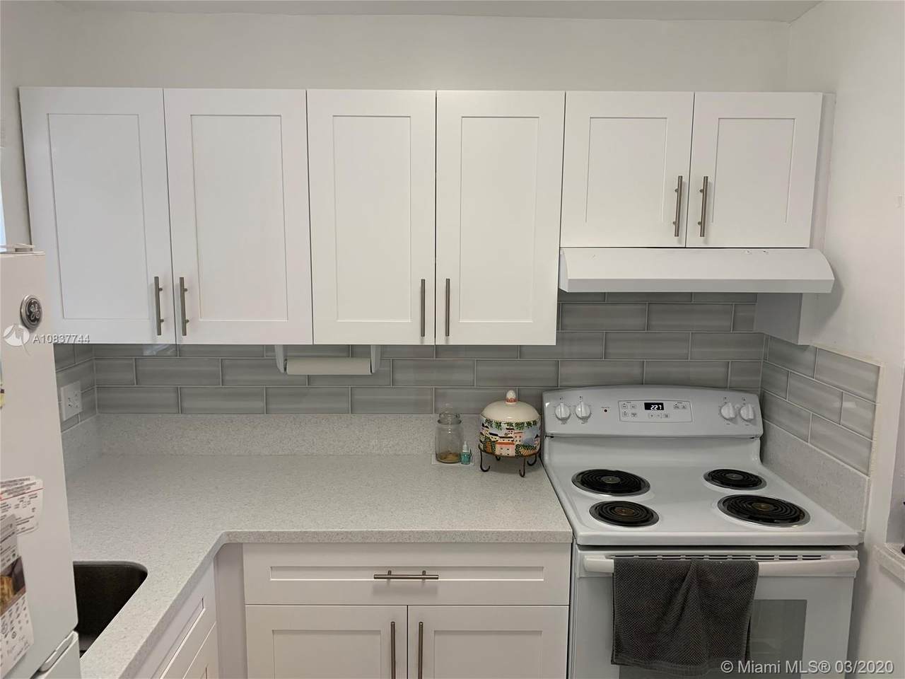 7960 Sunrise Lakes Dr - Photo 1