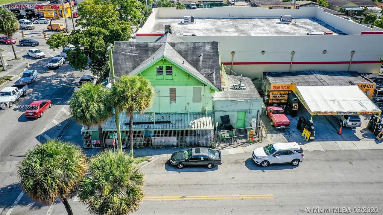 1818 17th Ave - Photo 1
