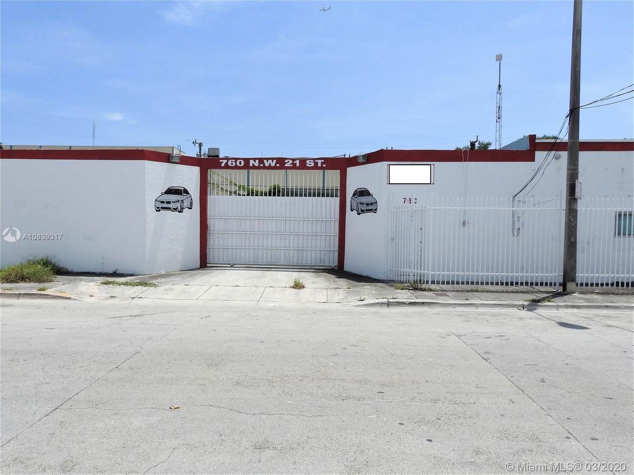 760 21st St - Photo 1