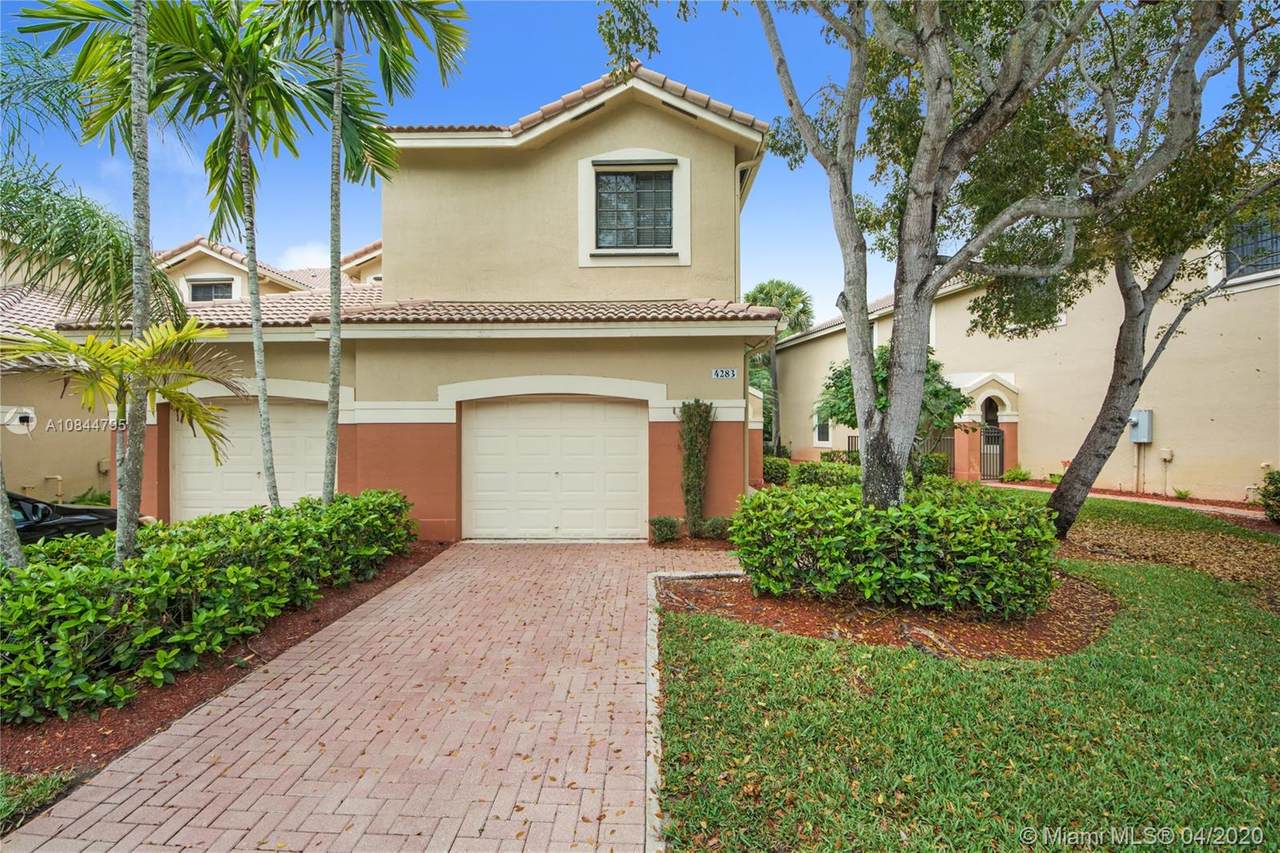 4283 Vineyard Cir - Photo 1
