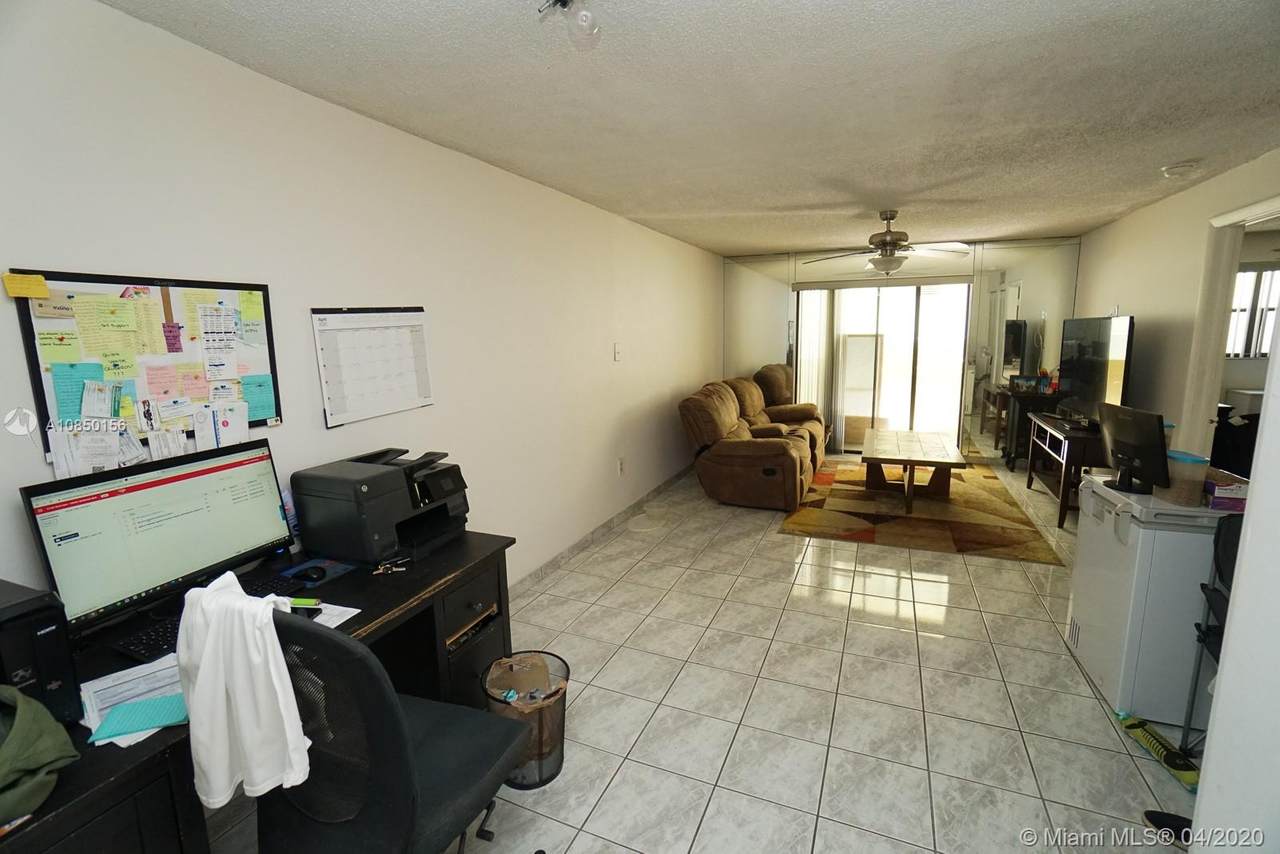 1334 Collins Ave - Photo 1 1334 Collins Ave - Photo 1