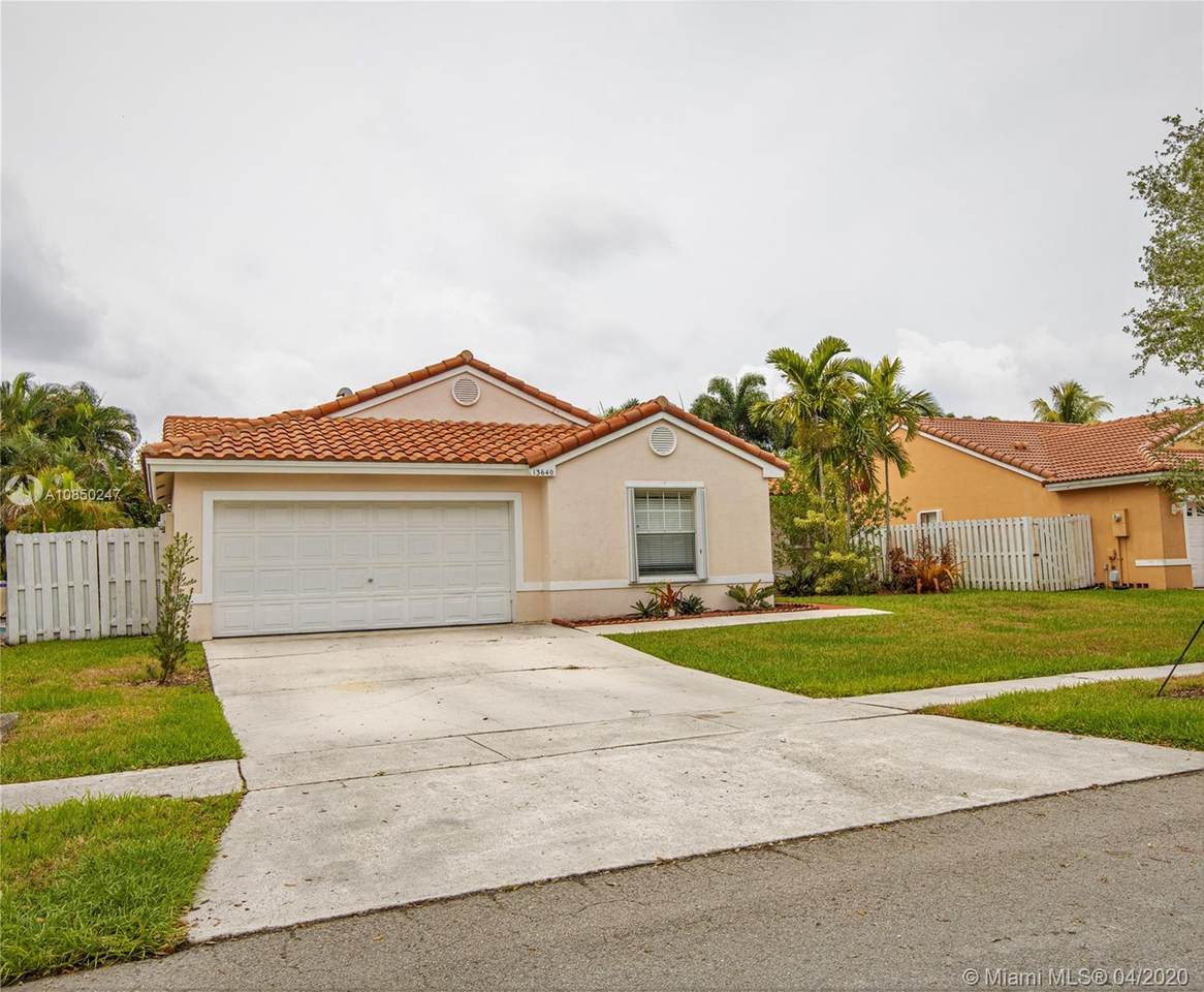 13640 20th St - Photo 1