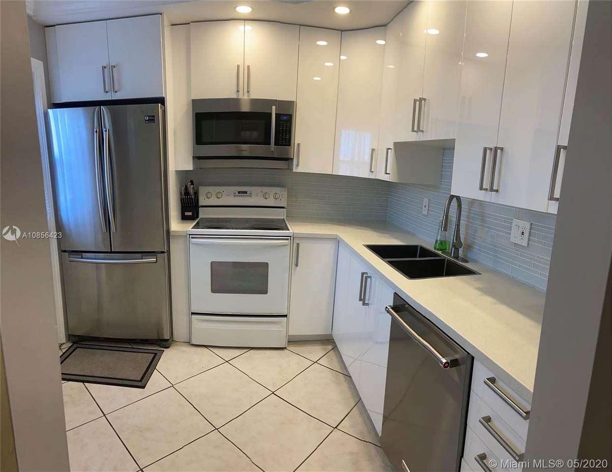 619 14th Ave - Photo 1