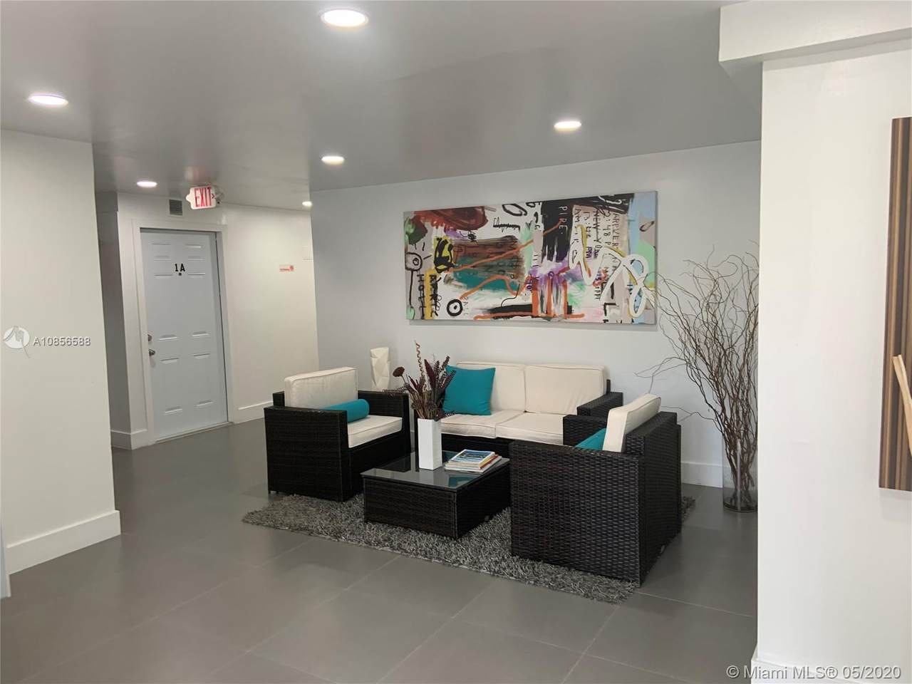 500 26th St - Photo 1