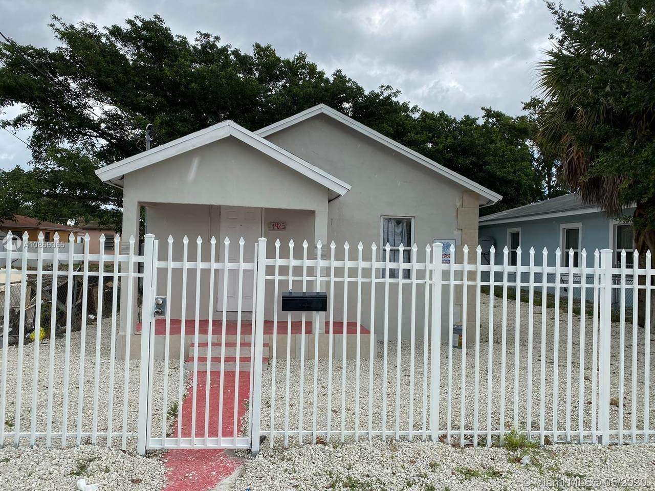 1425 68th St - Photo 1