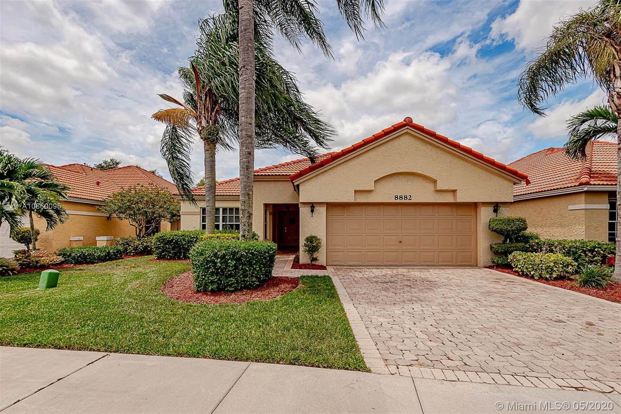 8882 Lake Park Cir S - Photo 1 8882 Lake Park Cir S - Photo 1