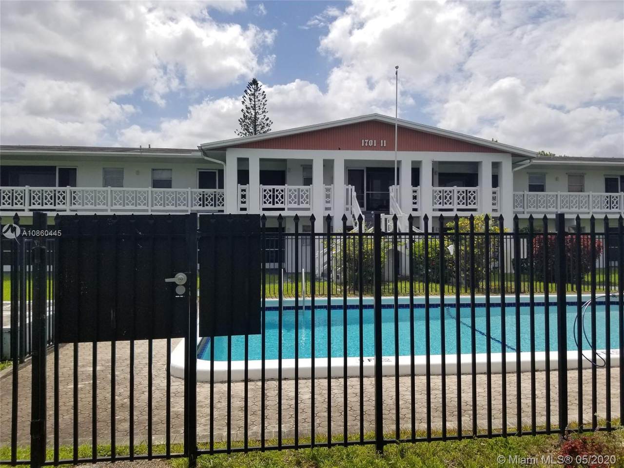 1701 46 Ave - Photo 1