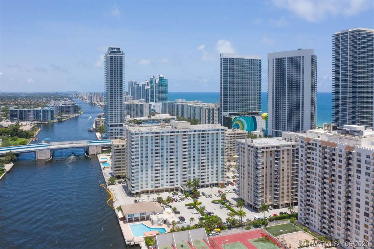 1833 Ocean Dr - Photo 1