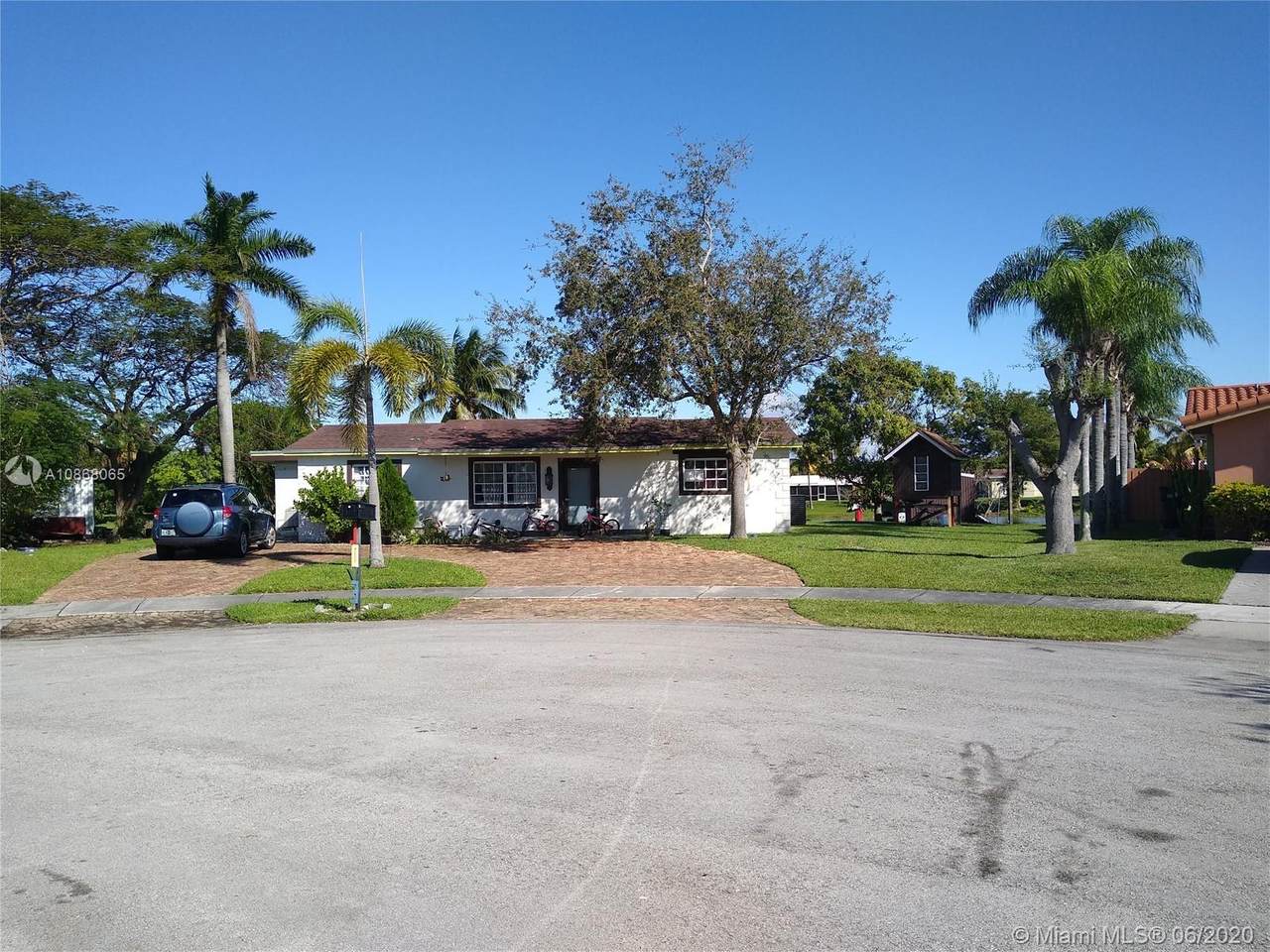 13771 75th St - Photo 1