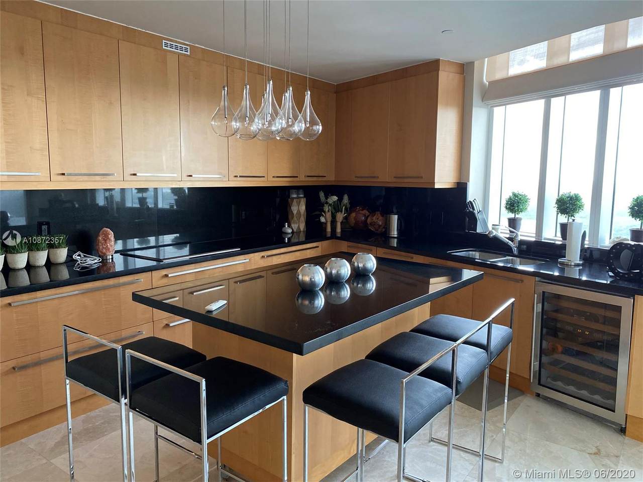 15901 Collins Ave - Photo 1