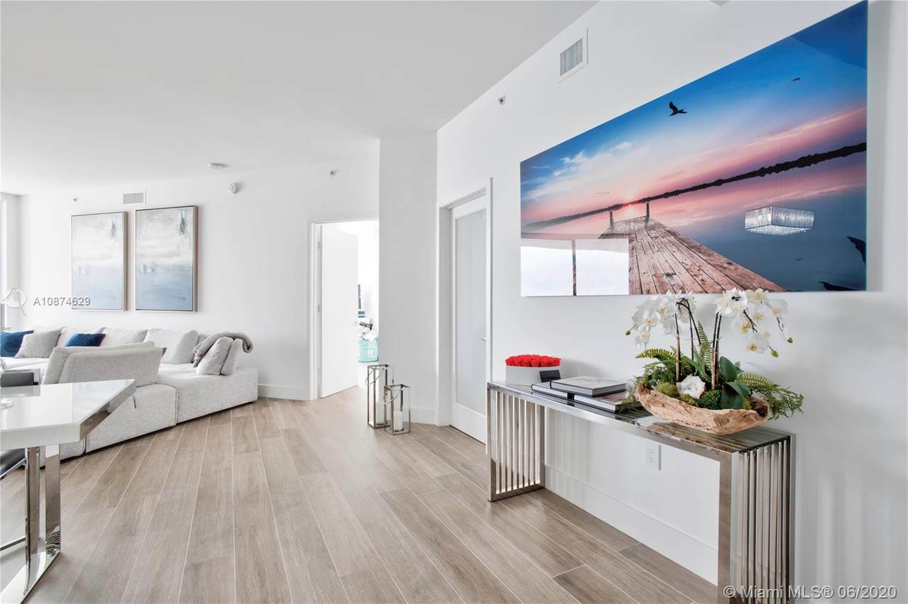 17111 Biscayne Blvd - Photo 1