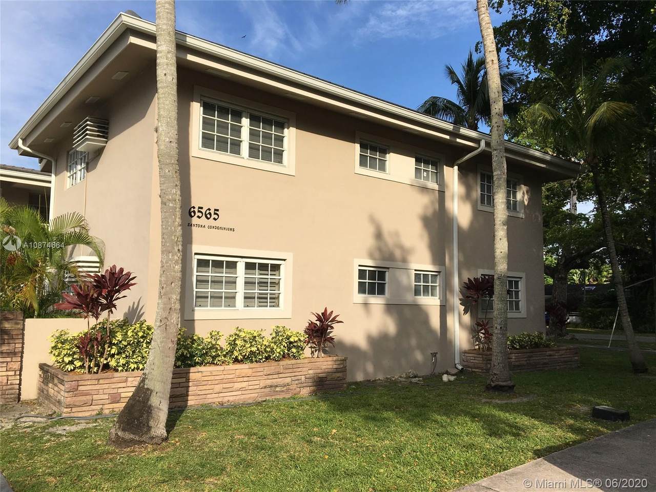 6565 Santona St - Photo 1