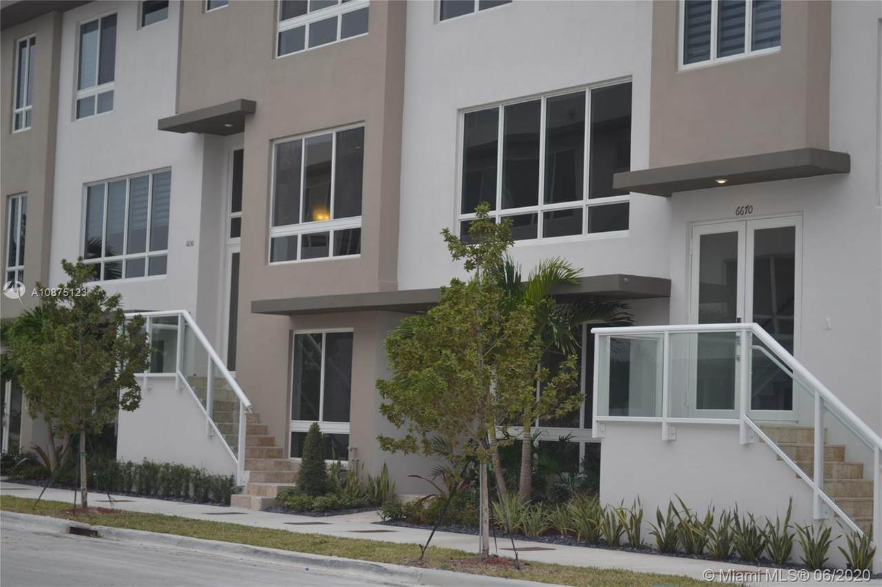 6670 105th Pl - Photo 1