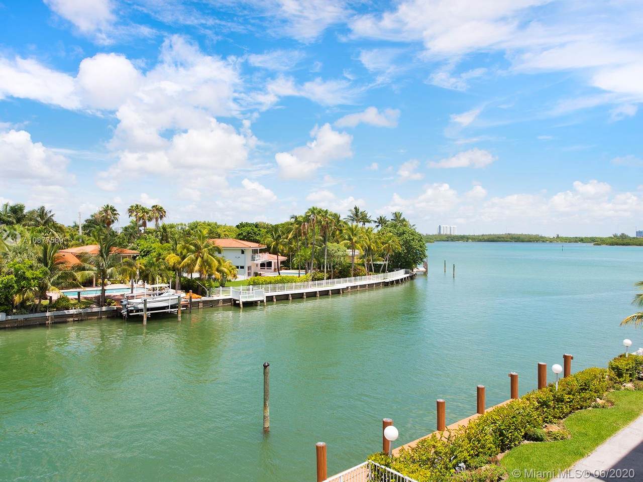 10180 Bay Harbor Dr - Photo 1