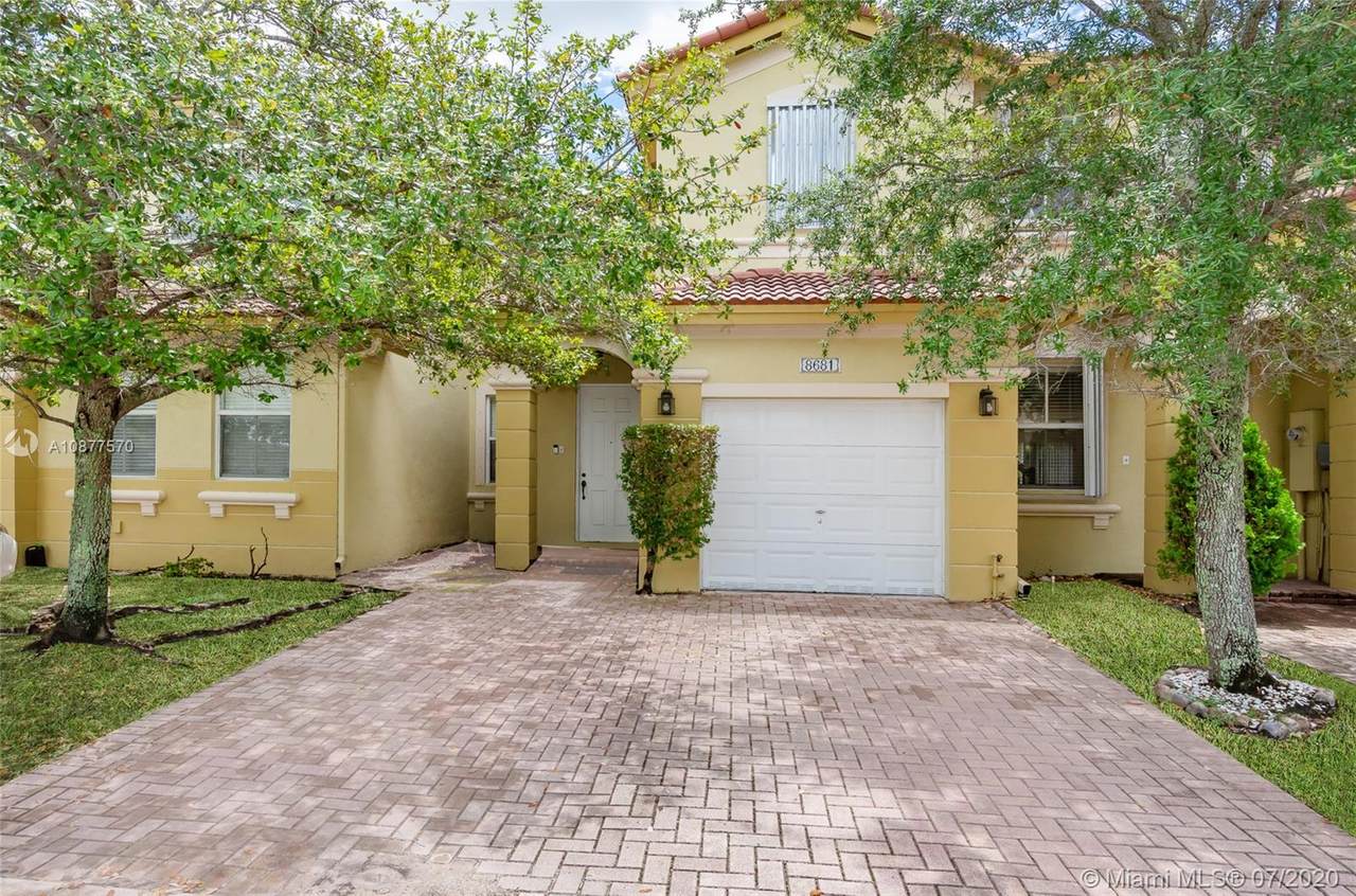 8681 112th Ct - Photo 1