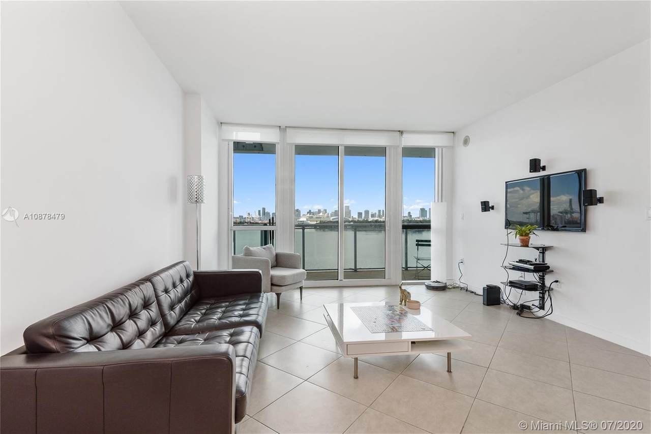 520 West Ave - Photo 1