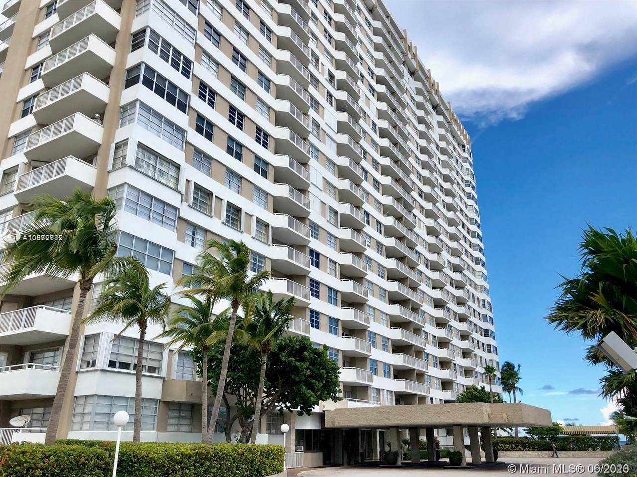 1950 Ocean Dr - Photo 1