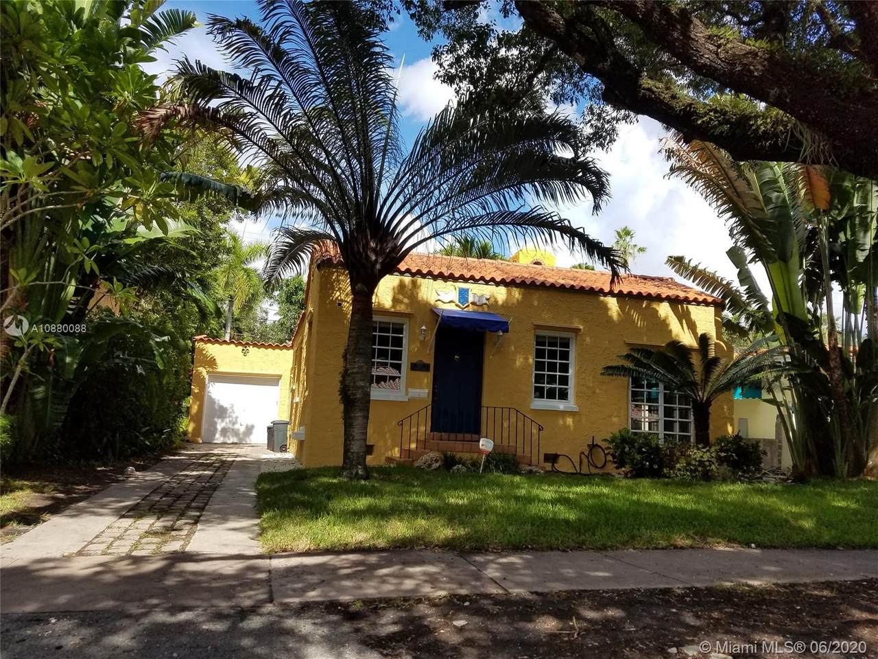 815 Pizarro St - Photo 1