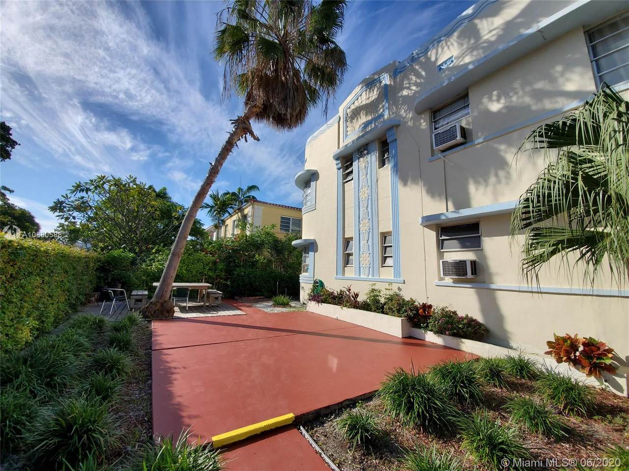 850 Jefferson Ave - Photo 1
