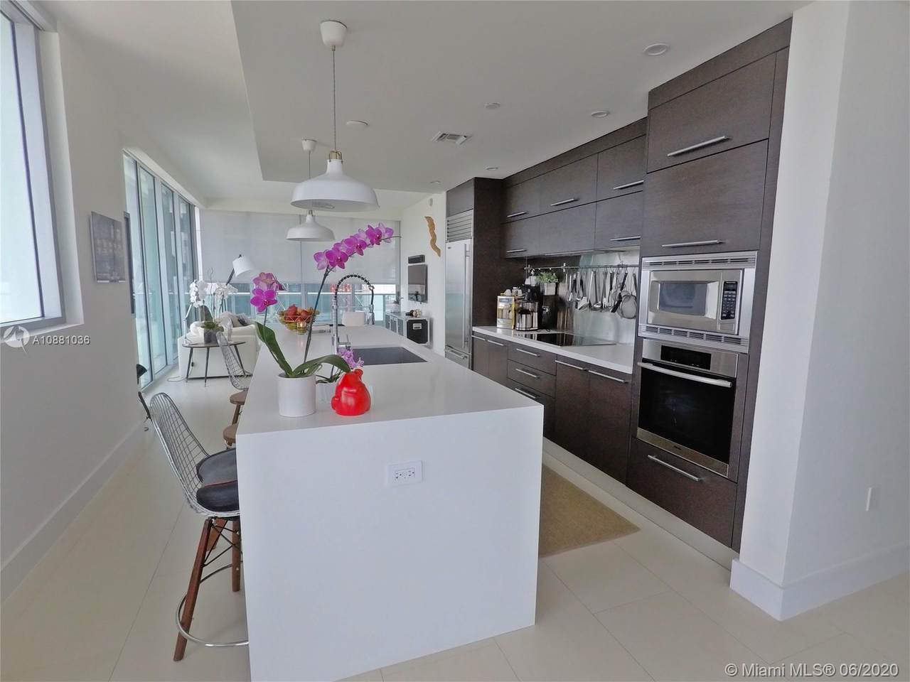 900 Biscayne Blvd - Photo 1