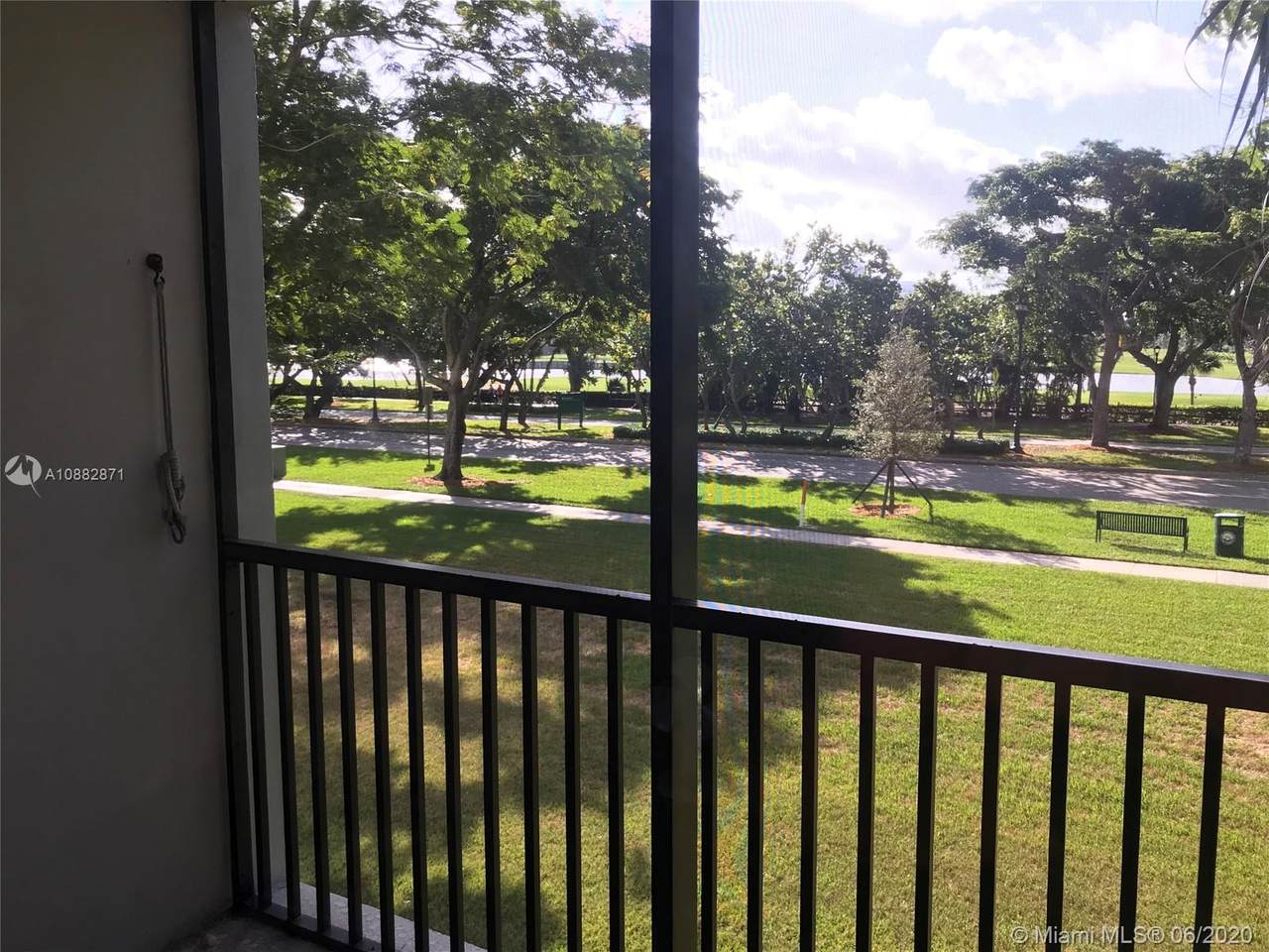 3475 Country Club Dr - Photo 1