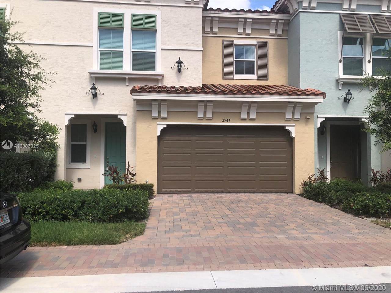 2947 124th Way - Photo 1
