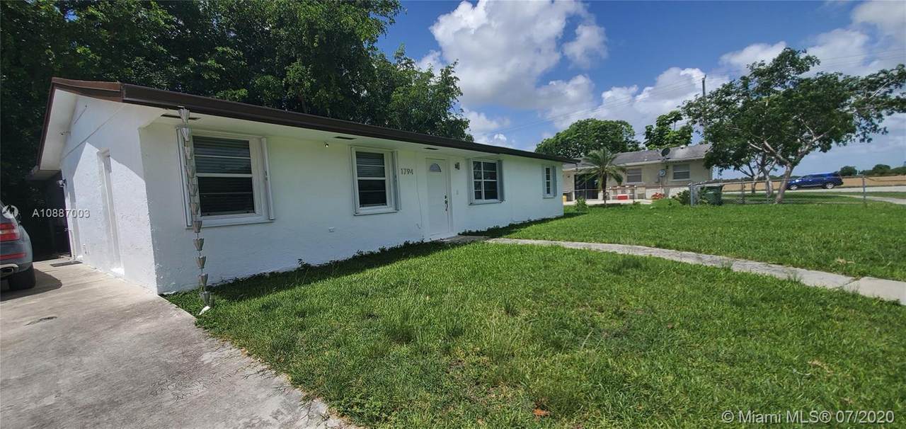1794 3rd St - Photo 1