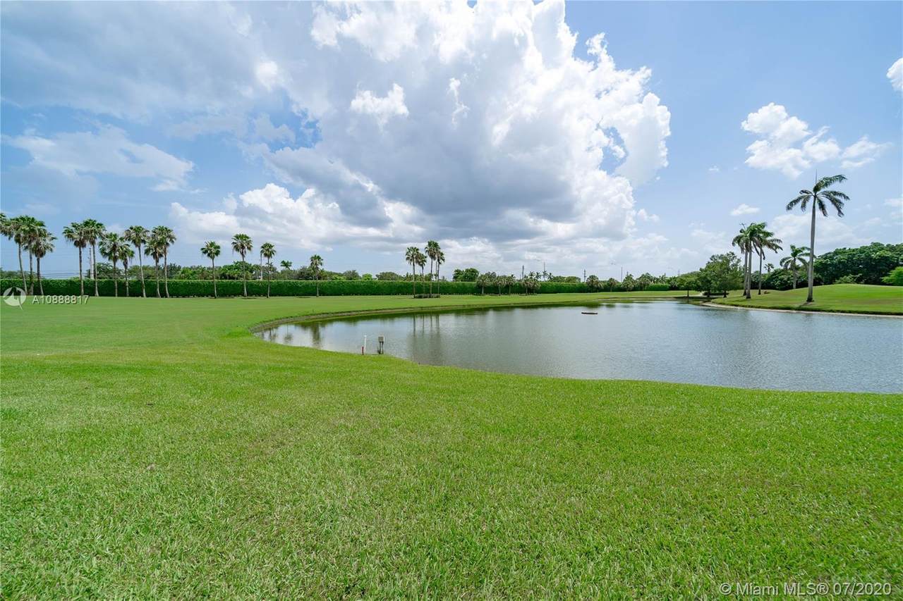 9820 Hollybrook Lake Dr - Photo 1