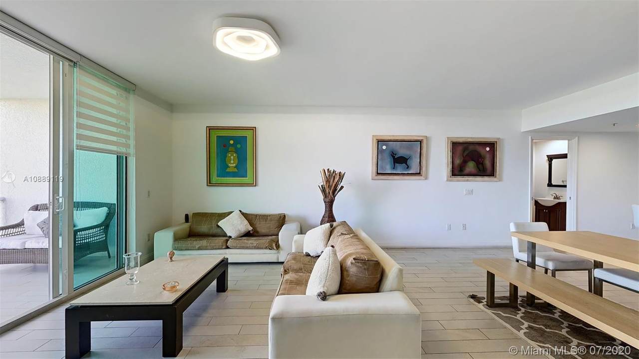 15051 Royal Oaks Ln - Photo 1