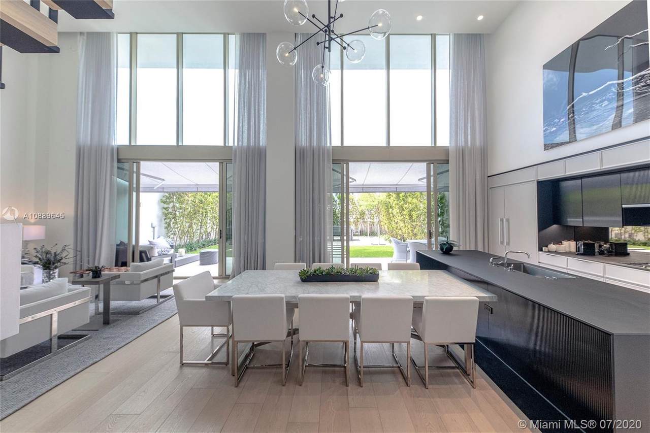 300 Collins Ave - Photo 1