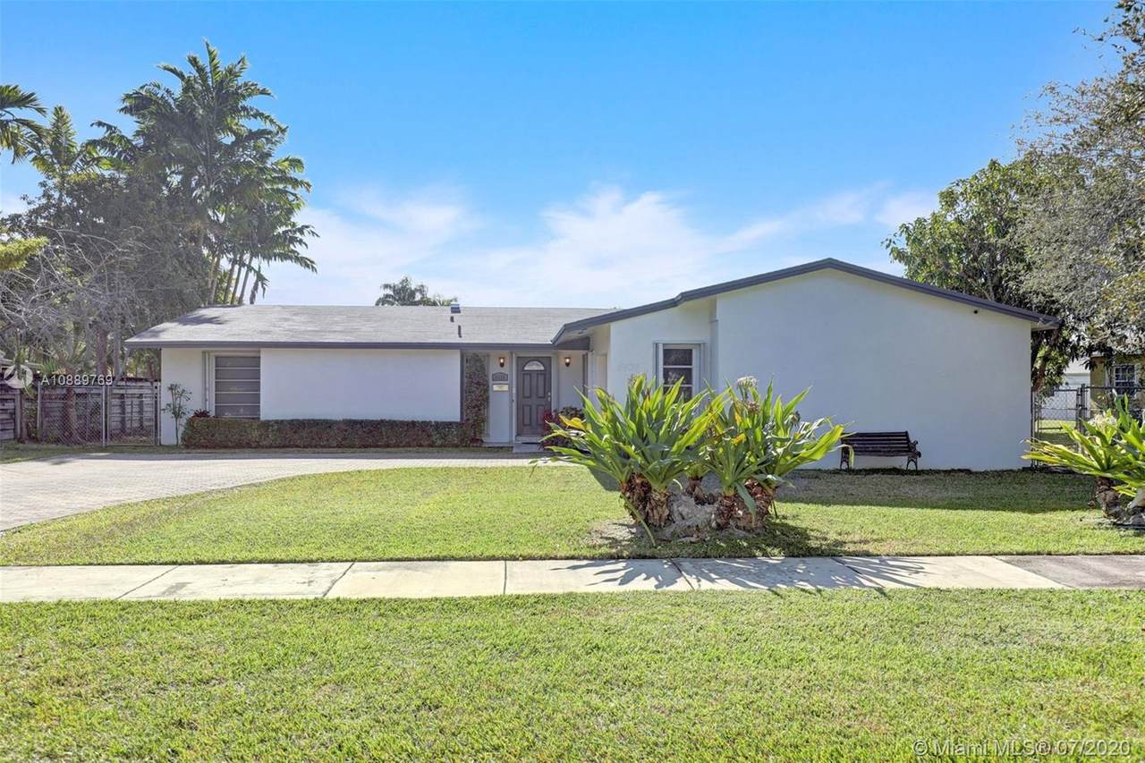 9434 Sterling Dr - Photo 1