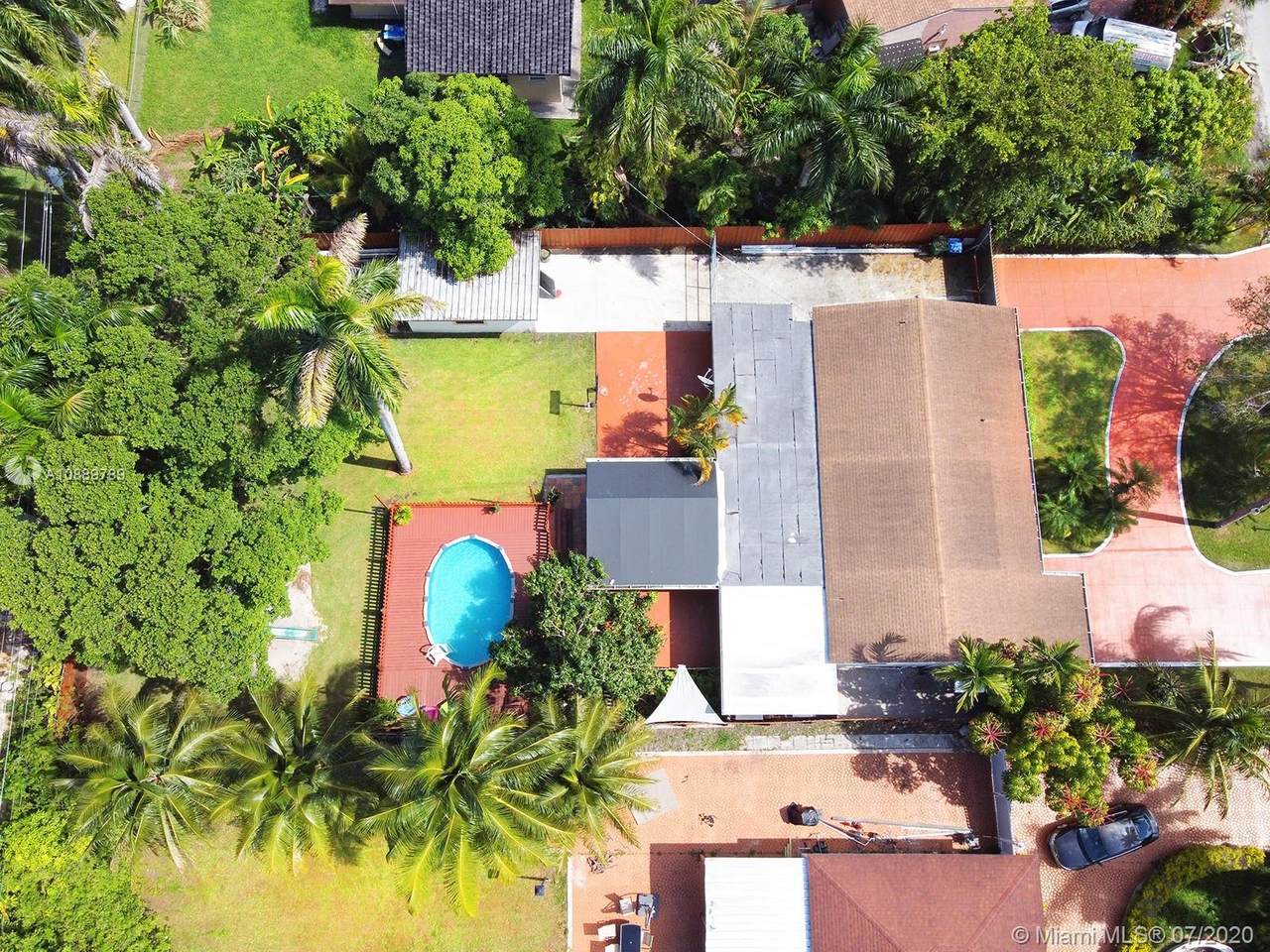 13521 1st Ave - Photo 1