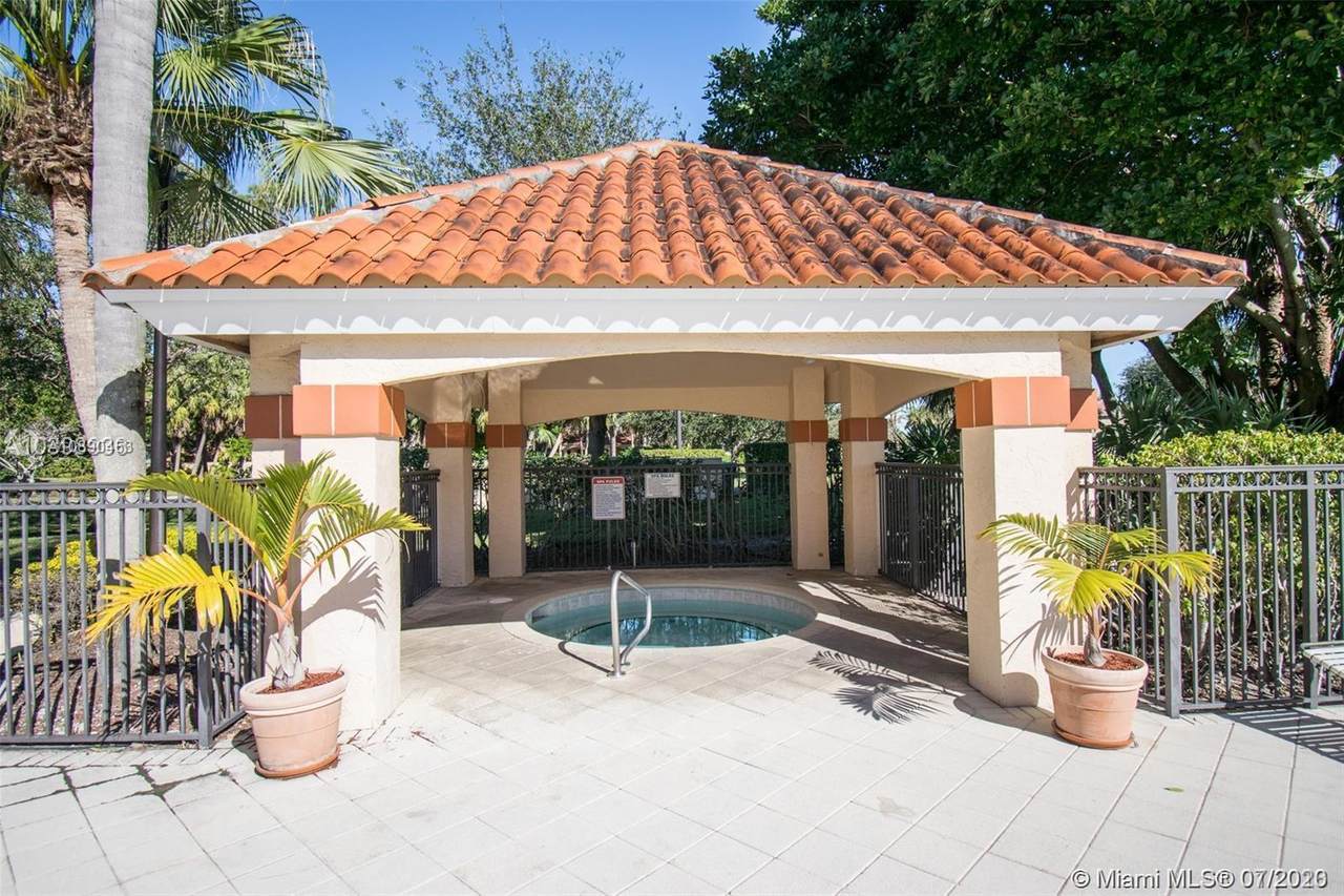 3360 Pinewalk Dr N - Photo 1