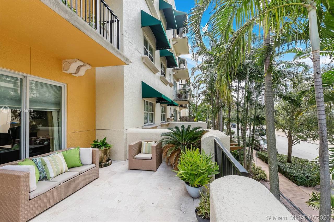 642 Valencia Av - Photo 1