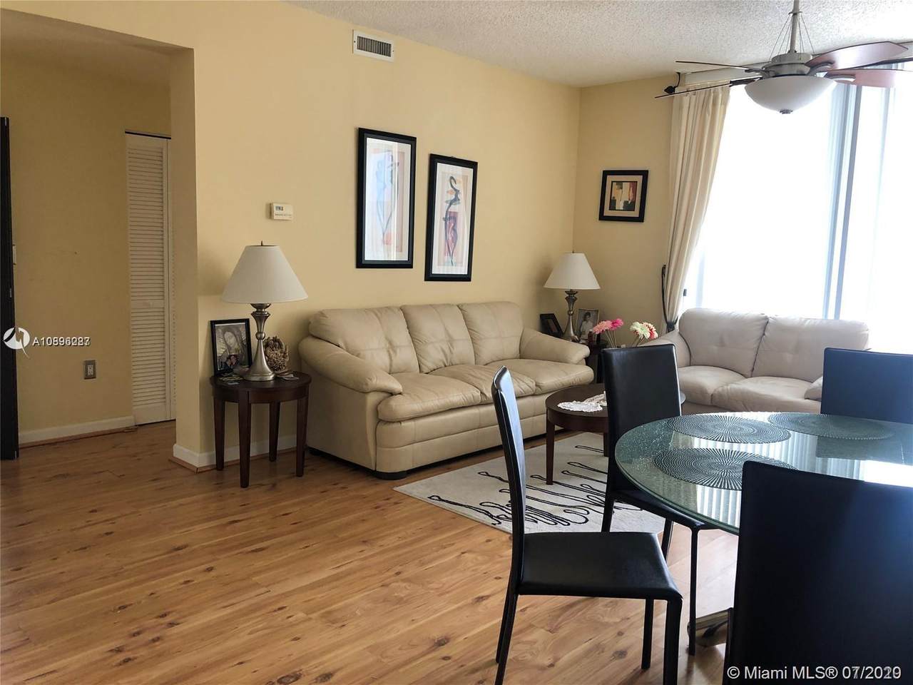 9805 52nd St - Photo 1