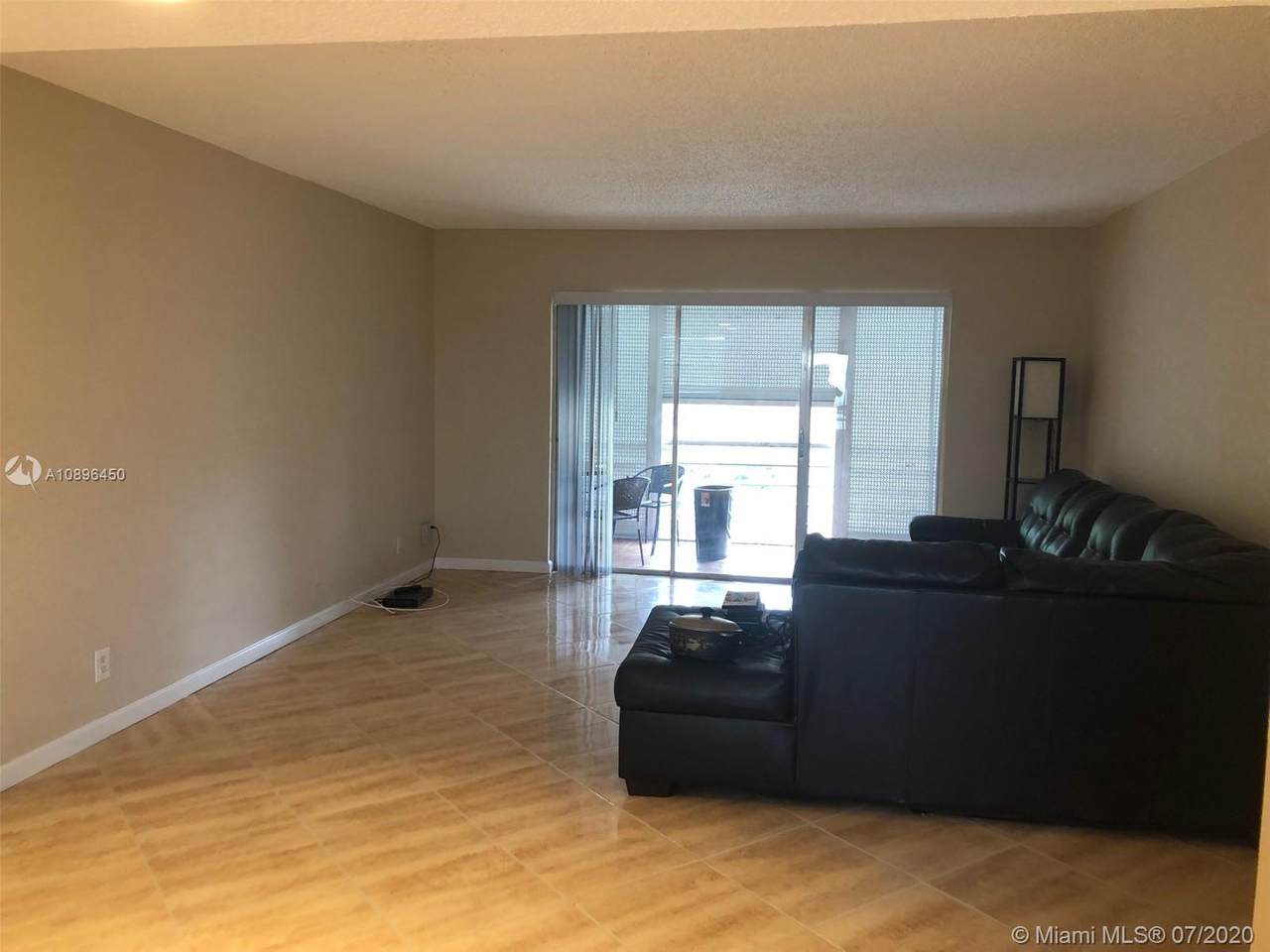 719 Lori Dr - Photo 1