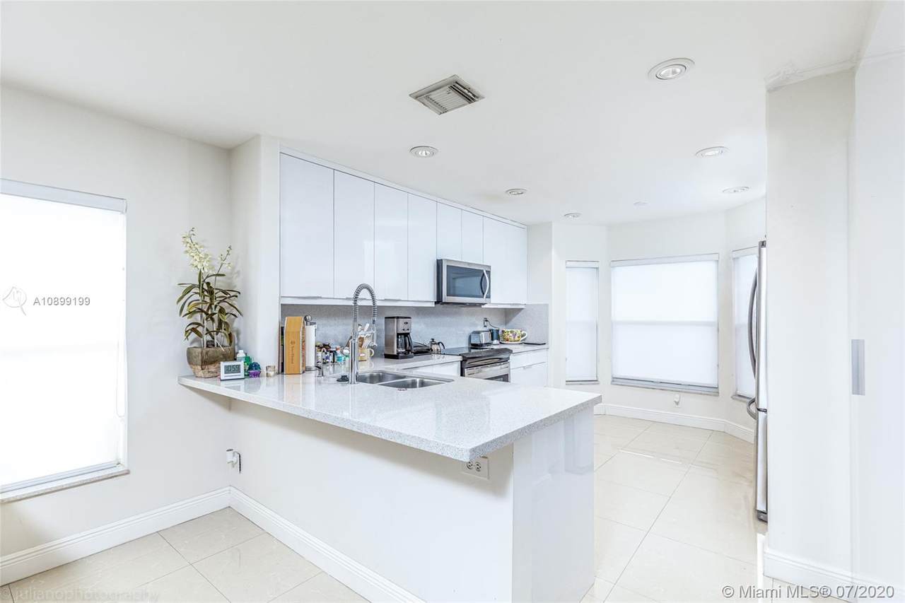 4913 32nd Way - Photo 1