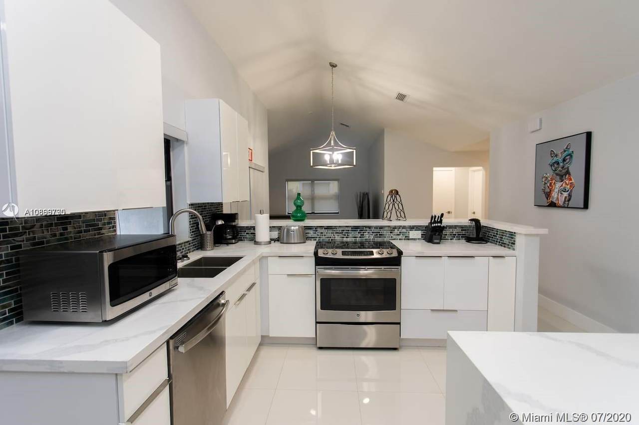 231 8th St - Photo 1